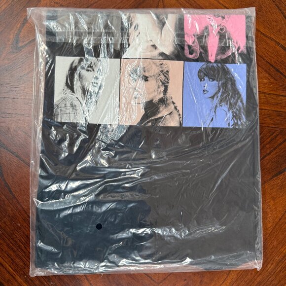 Taylor Swift | THE ERAS TOUR II BLACK T-SHIRT 2023 - 2024 - Picture 5 of 15